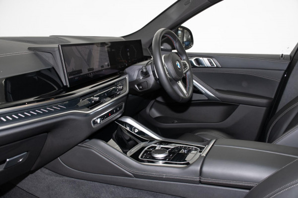 2024 BMW X6 G06 LCI M60i SUV image 8