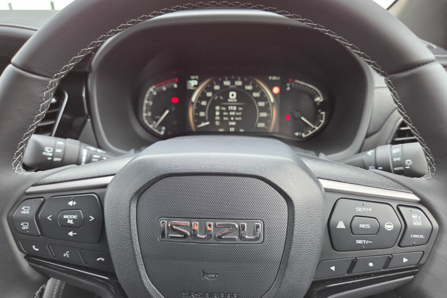 2025 Isuzu MU-X LS-T SUV Image 13