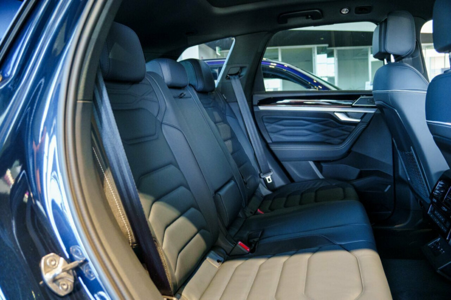 2026 Volkswagen Touareg RC 210TDI Wolfsburg Edition SUV Image 9