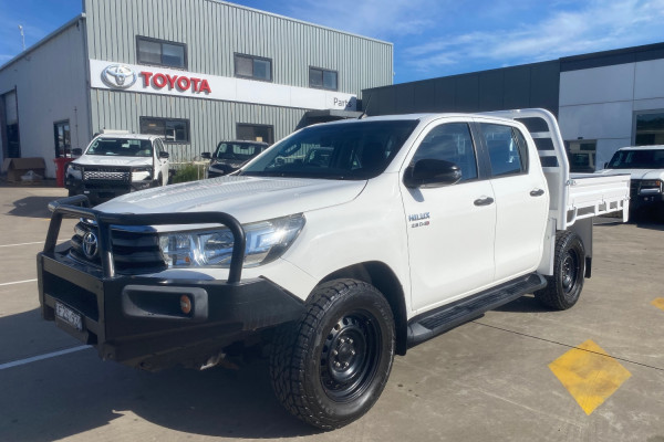2018 Toyota HiLux  SR Double Cab Pick Up Image 3