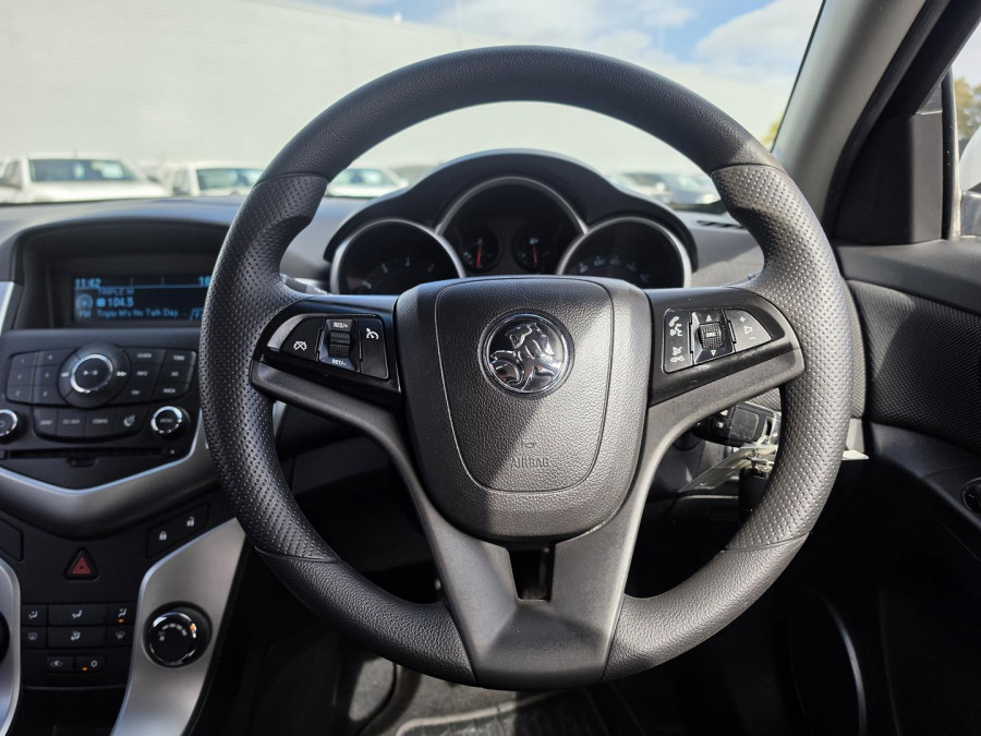 2012 MY13 Holden Cruze JH Series II CD Hatch Image 19