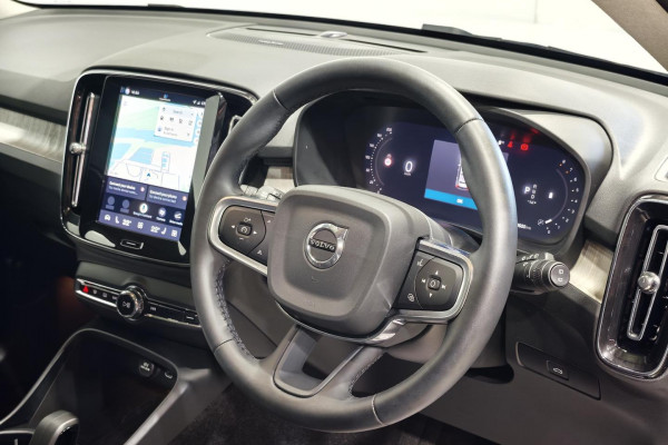 2025 Volvo XC40 XZ Plus B4 SUV Image 33