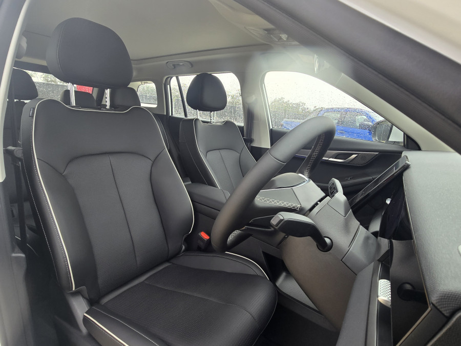 2026 Jaecoo J5  Summit SUV Image 12