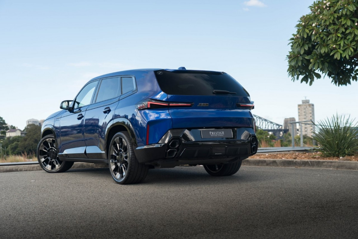 2023 BMW XM V8 Hybrid SUV