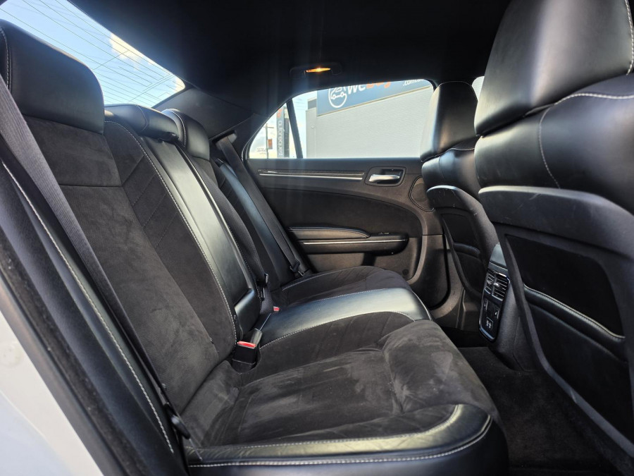 2017 Chrysler 300 LX SRT Sedan Image 14