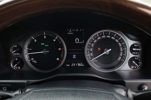 2016 Toyota LandCruiser VDJ200R Sahara SUV Image 19
