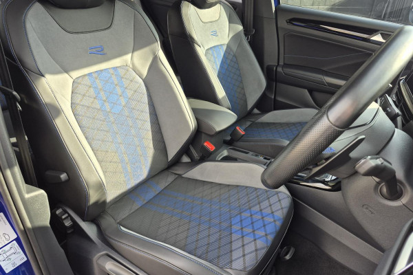 2023 Volkswagen T-Roc D11 R SUV Image 5