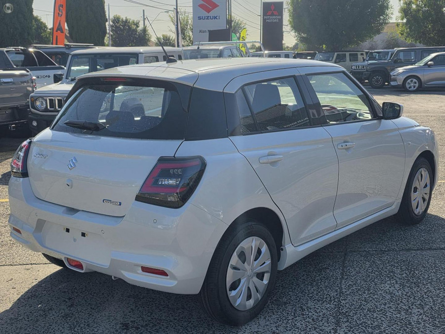 2025 Suzuki Swift UZ Hybrid Hatch Image 6