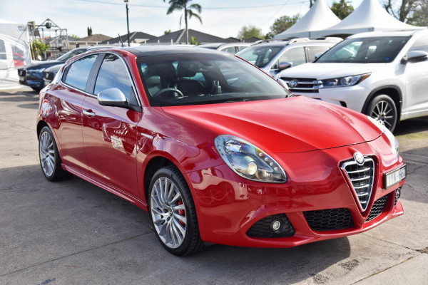 2013 Alfa Romeo Giulietta Series 0 Distinctive Hatch Image 1