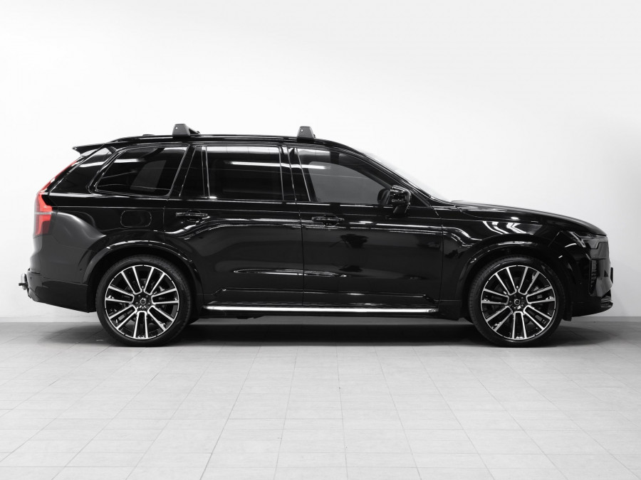 2025 Volvo XC90 L Series Ultra T8 Plug-In Hybrid SUV Image 3