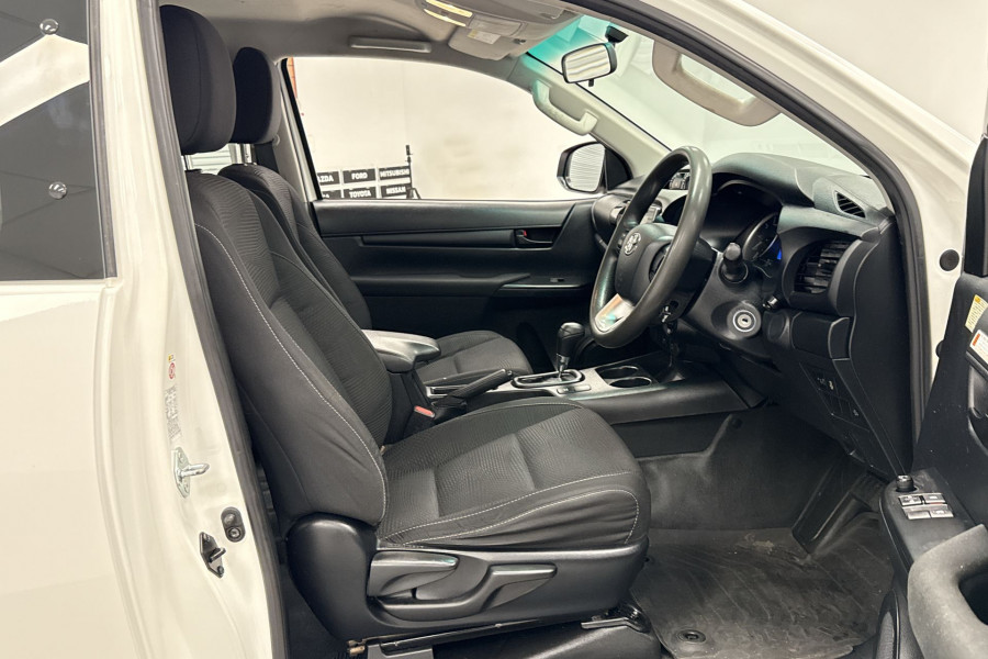 2018 Toyota HiLux GUN126R SR Cab Chassis Image 18