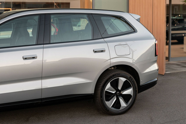 2025 Volvo EX90 No Series Plus Twin Motor SUV Image 19