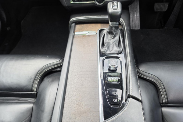 2019 Volvo V90 Cross Country P Series D5 Wagon Image 21