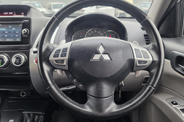 2014 Mitsubishi Challenger PC LS SUV Image 18