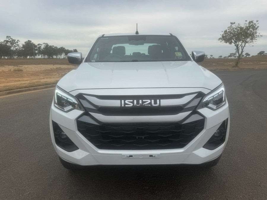 2026 Isuzu D-MAX RG LS-U Cab Chassis Image 8