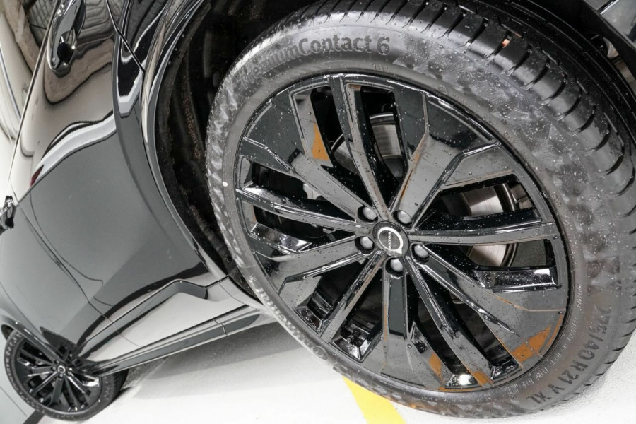 2026 Volvo XC90 L Series Black Edition SUV Image 4