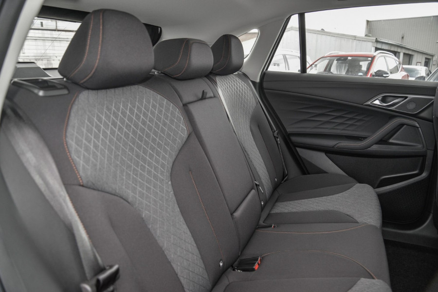 2024 MY24.5 MG HS AS33 Vibe SUV Image 20