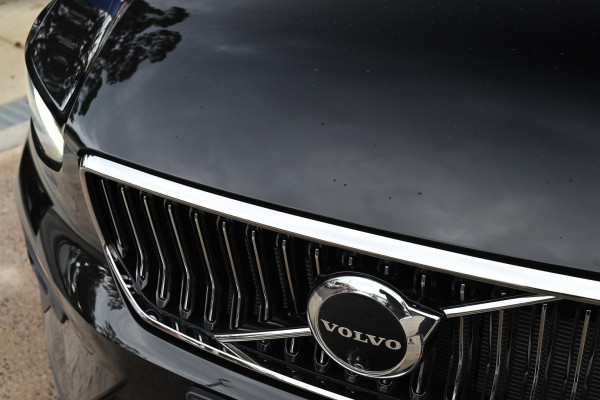 2024 MY25 Volvo XC40 XZ Ultra B4 Bright SUV Image 21