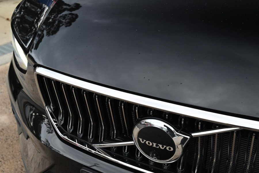 2024 MY25 Volvo XC40 XZ Ultra B4 Bright SUV Image 21