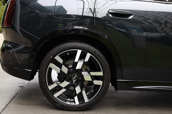 2026 MINI Countryman U25 S JCW Sport SUV image 5