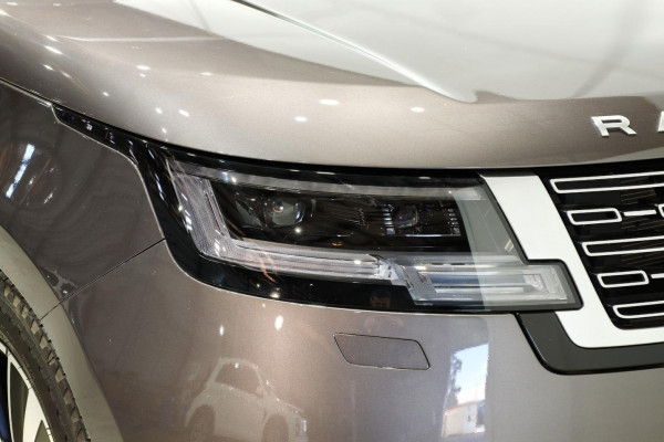 2024 MY25 Land Rover Range Rover L460 P460e Autobiography SUV Image 33