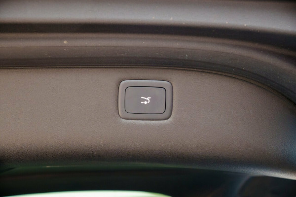 2025 MG IM6 S12L Premium SUV Image 9