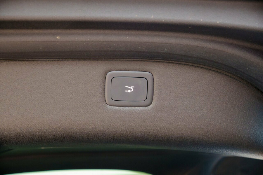 2025 MG IM6 S12L Premium SUV Image 9