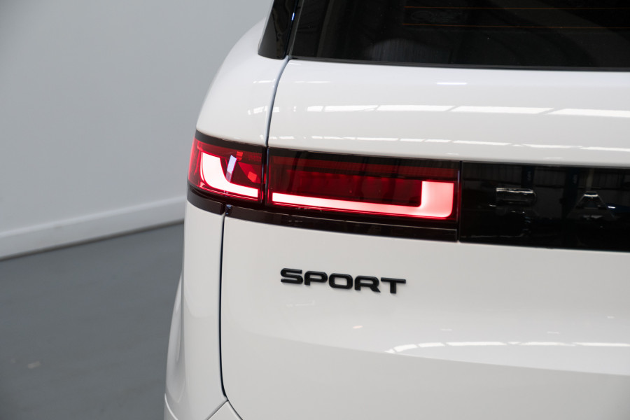 2025 Land Rover Range Rover Sport L461 D250 Dynamic SE SUV Image 11