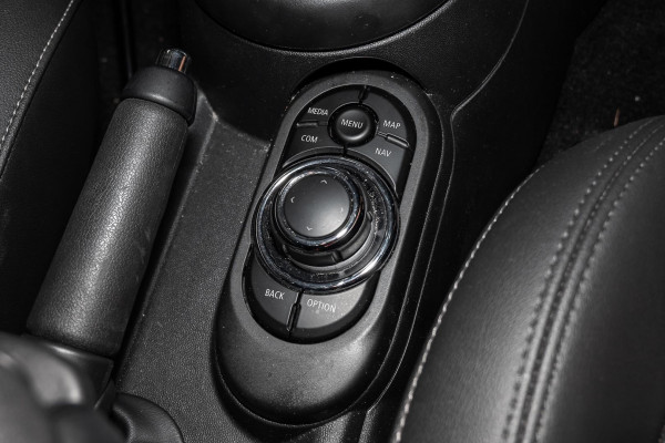 2023 MINI Cooper F55 LCI-2 S Classic Hatch image 14