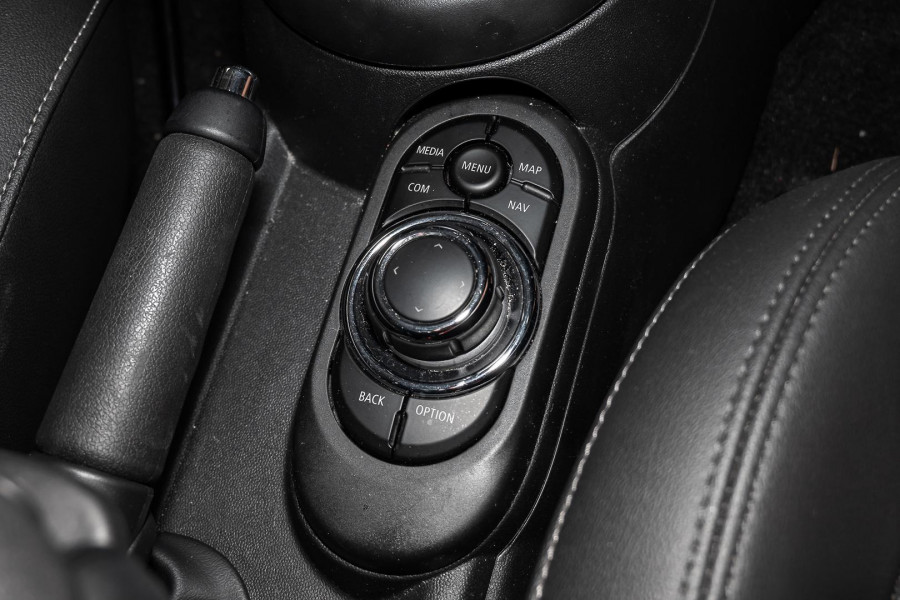 2023 MINI Cooper F55 LCI-2 S Classic Hatch