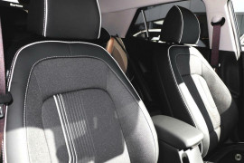 2025 Hyundai Venue QX.V5 Elite SUV image 9