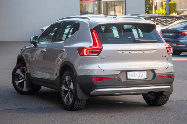 2023 Volvo XC40  Ultimate B4 Bright SUV Image 2