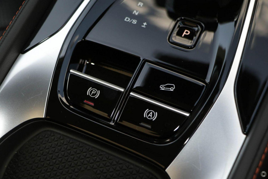 2024 MY24.5 MG HS AS33 Essence SUV Image 14