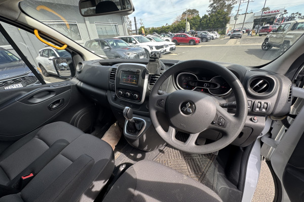 2022 Mitsubishi Express SN GLX+ Van Image 16