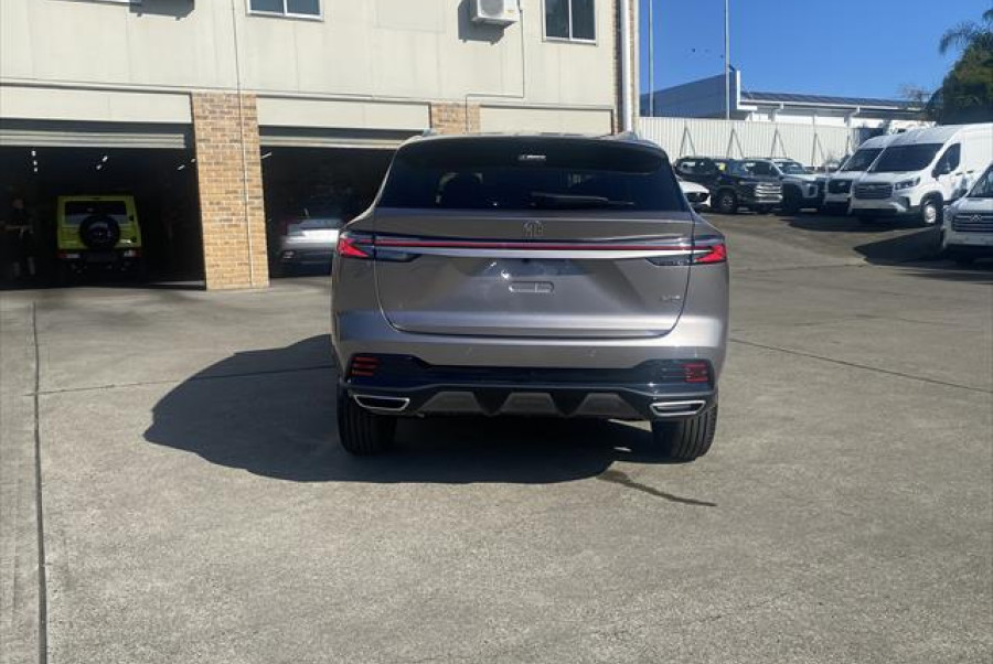 2024 MY24.5 MG HS AS33 Essence SUV Image 7