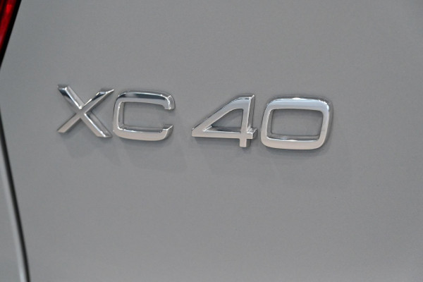 2025 MY26 Volvo XC40 XZ Ultra B4 Bright SUV Image 9