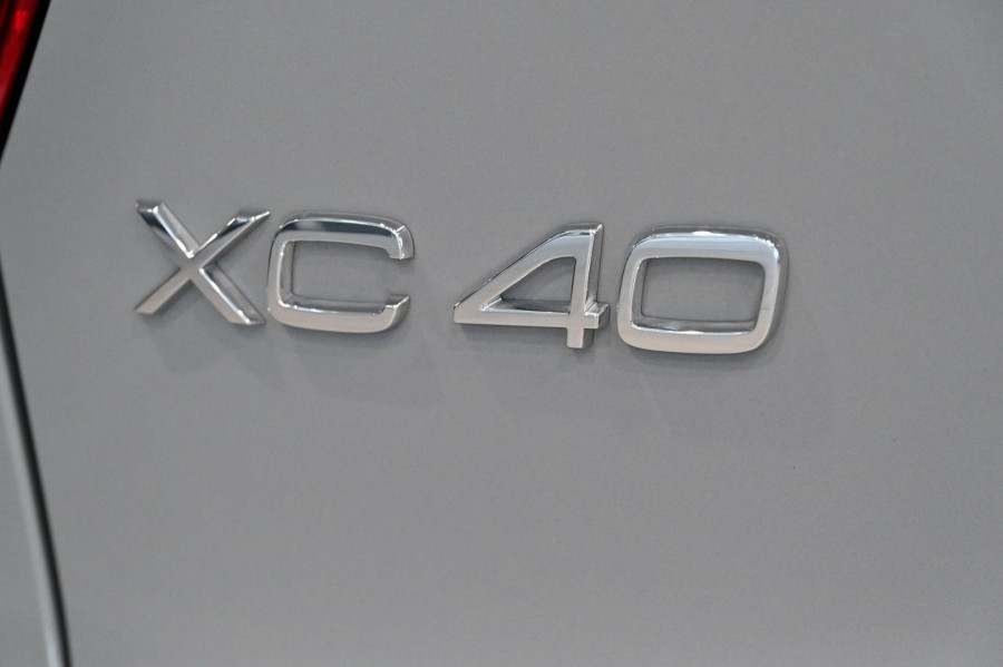 2025 MY26 Volvo XC40 XZ Ultra B4 Bright SUV Image 9