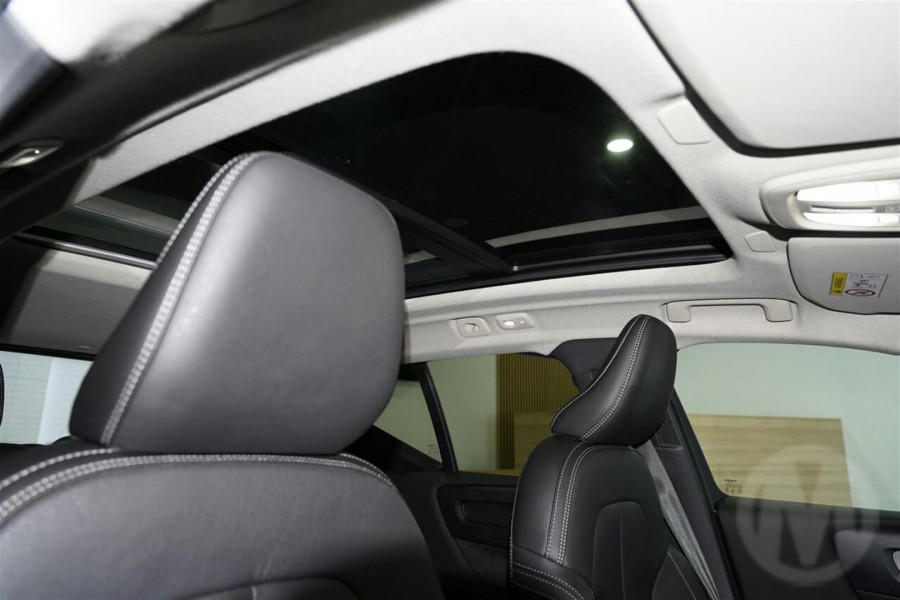 2025 MY26 Volvo XC40 XZ Plus B4 SUV Image 11