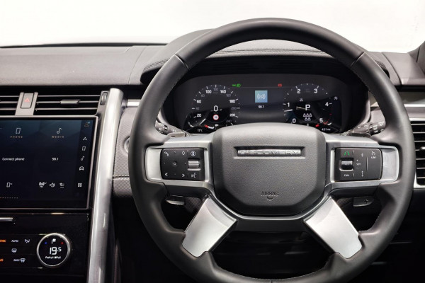 2025 Land Rover Discovery Series 5 D350 Dynamic SE SUV Image 16