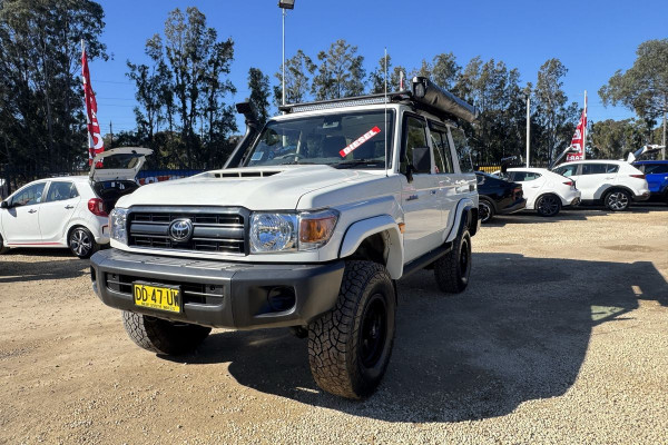 2023 Toyota LandCruiser VDJ76R WorkMate SUV Image 23