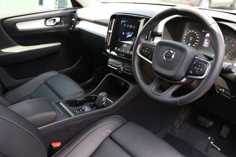 2019 Volvo Xc40 (No Series) MY20 T4 Momentum Suv Image 6