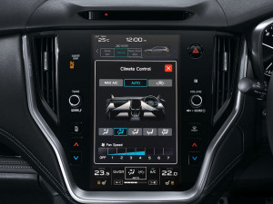Dual zone climate control with rear vents Image