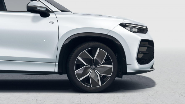 2025 MY26 Volkswagen Tayron R4 195TSI R-Line SUV image 5