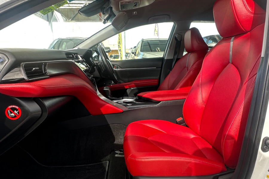 2018 Toyota Camry GSV70R SX Sedan Image 9