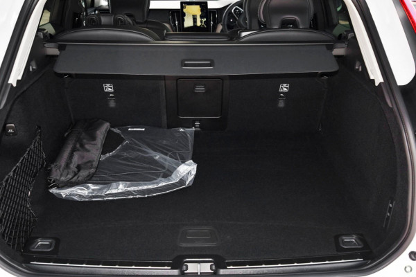 2026 Volvo XC60 UZ Ultra B5 Dark SUV Image 10