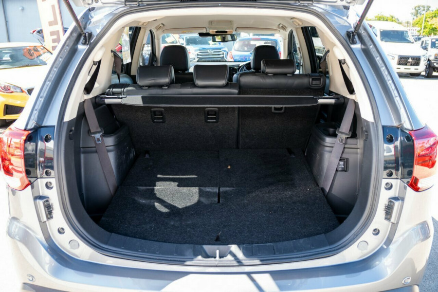 2021 Mitsubishi Outlander ZL LS SUV Image 9