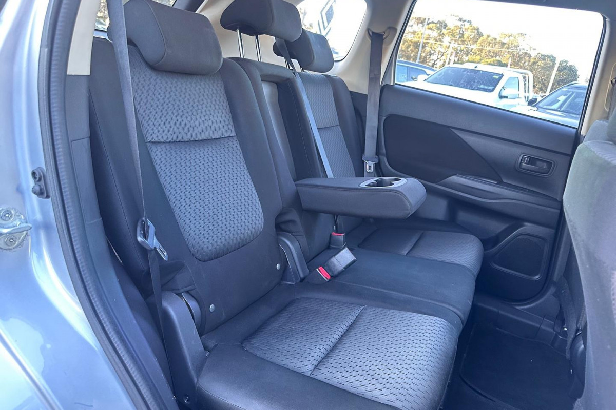 2012 MY13 Mitsubishi Outlander ZJ ES SUV