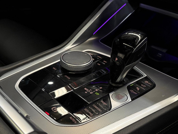 2022 BMW X6 G06 xDrive30d M Sport SUV image 25