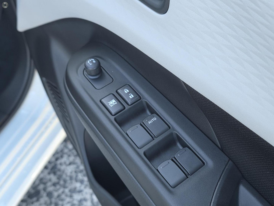 2025 Suzuki Swift UZ Hybrid Hatch Image 9
