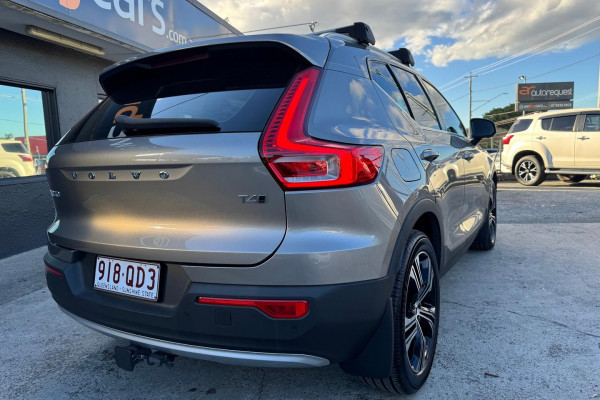 2020 Volvo XC40 XZ T4 Inscription SUV Image 6